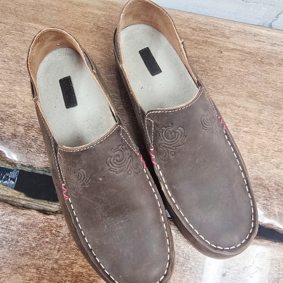 Olulai Leather Slip Ons - Picture 2 of 7